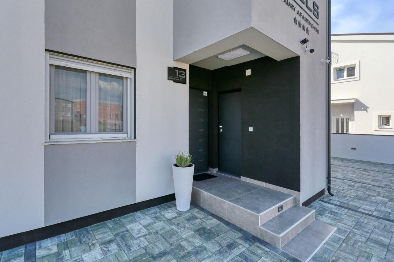 Luxury Apartments Hills Vir Exterior foto